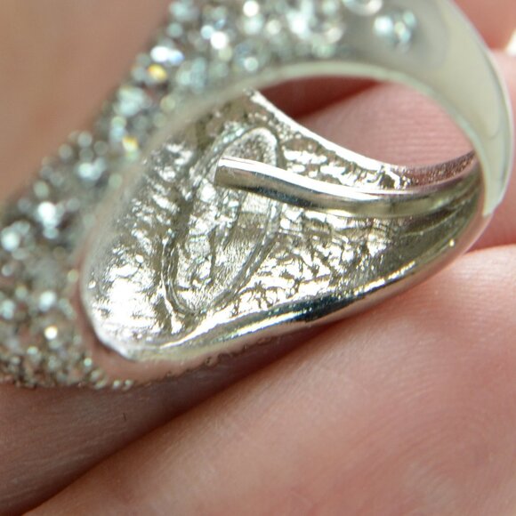 OSCAR DE LA RENTA Crystal Cocktail Ring - Picture 5 of 6